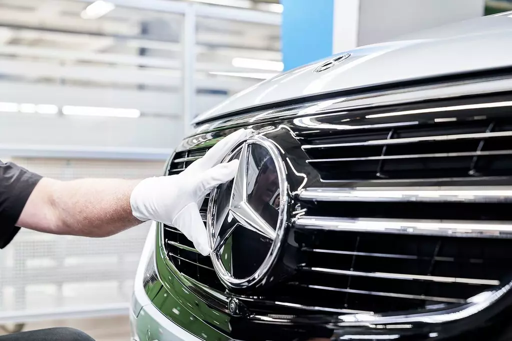 Банкротство производителя трехлучевых звезд для Mercedes