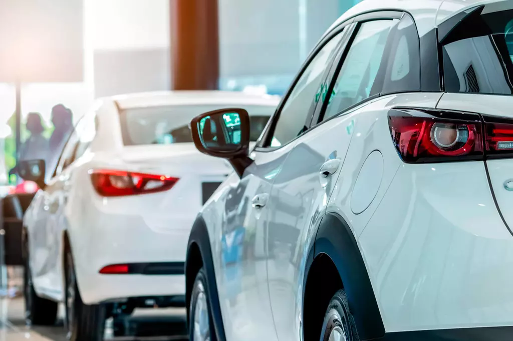 Что ждет российских автомобилистов в 2025 году: прогнозы по продажам и тенденции рынка