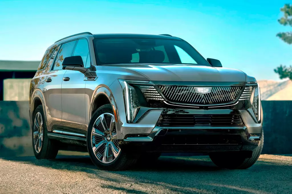 Cadillac Escalade IQL 2026: роскошный электрический внедорожник с запасом хода более 740 км